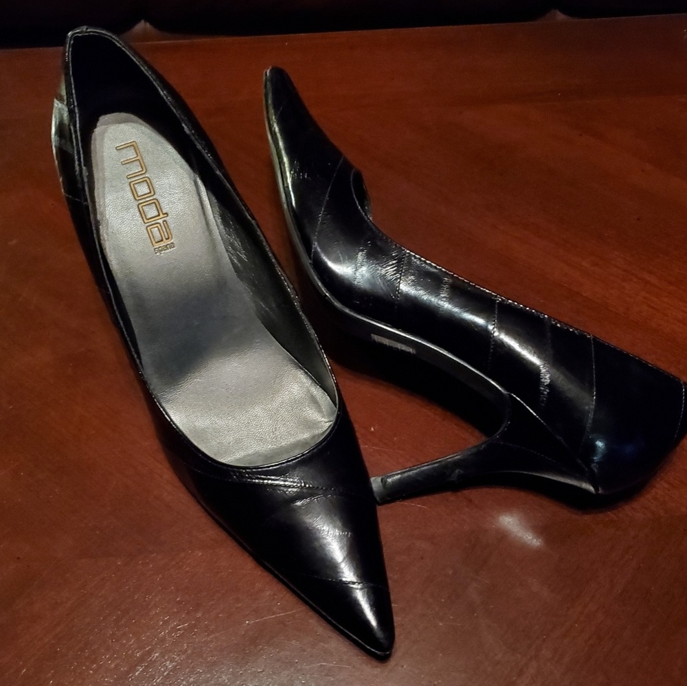 Shoes - Picture 2 of 3